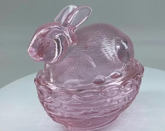 Passion Pink Bunny op mand snoepschaal