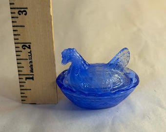 Blue Hen On Nest Mini Chick Salt