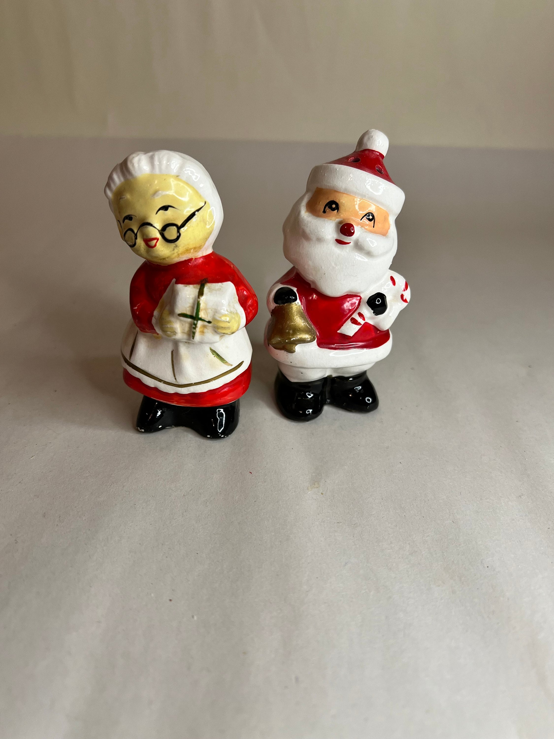 Mr. & Mrs. Santa Claus Salt & Pepper Shakers w/ Box – Treasures Under Sugar  Loaf – Antiques, Collectibles, Home Decor and More