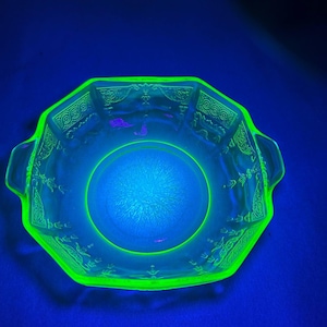 Anchor Hocking Green Uranium Depression Glass Princess Pattern Serving Bowl