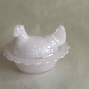 Crown Tuscan Pink Glass Mini Hen on Nest Salt Cellar