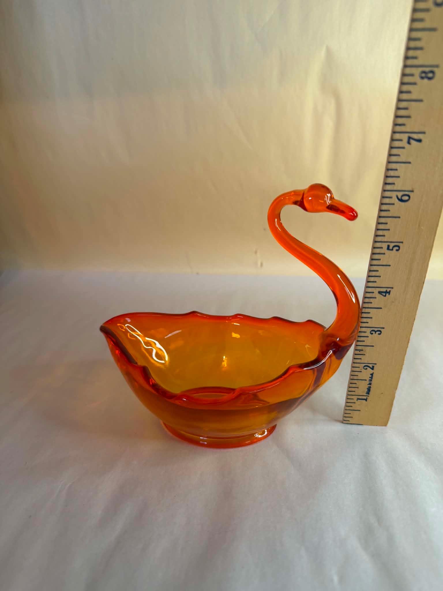ウランガラス　スワン　キャンディディッシュ Vaseline Glass Swan - Etsy
