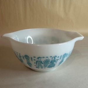 Vintage Pyrex Amish Butterprint 441 1 1/2 Qt Cinderella Mixing Bowl