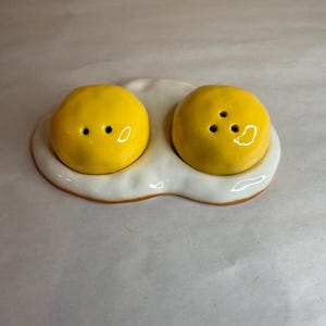 Ceramic Fried Eggs Salt and Pepper Shakers Set