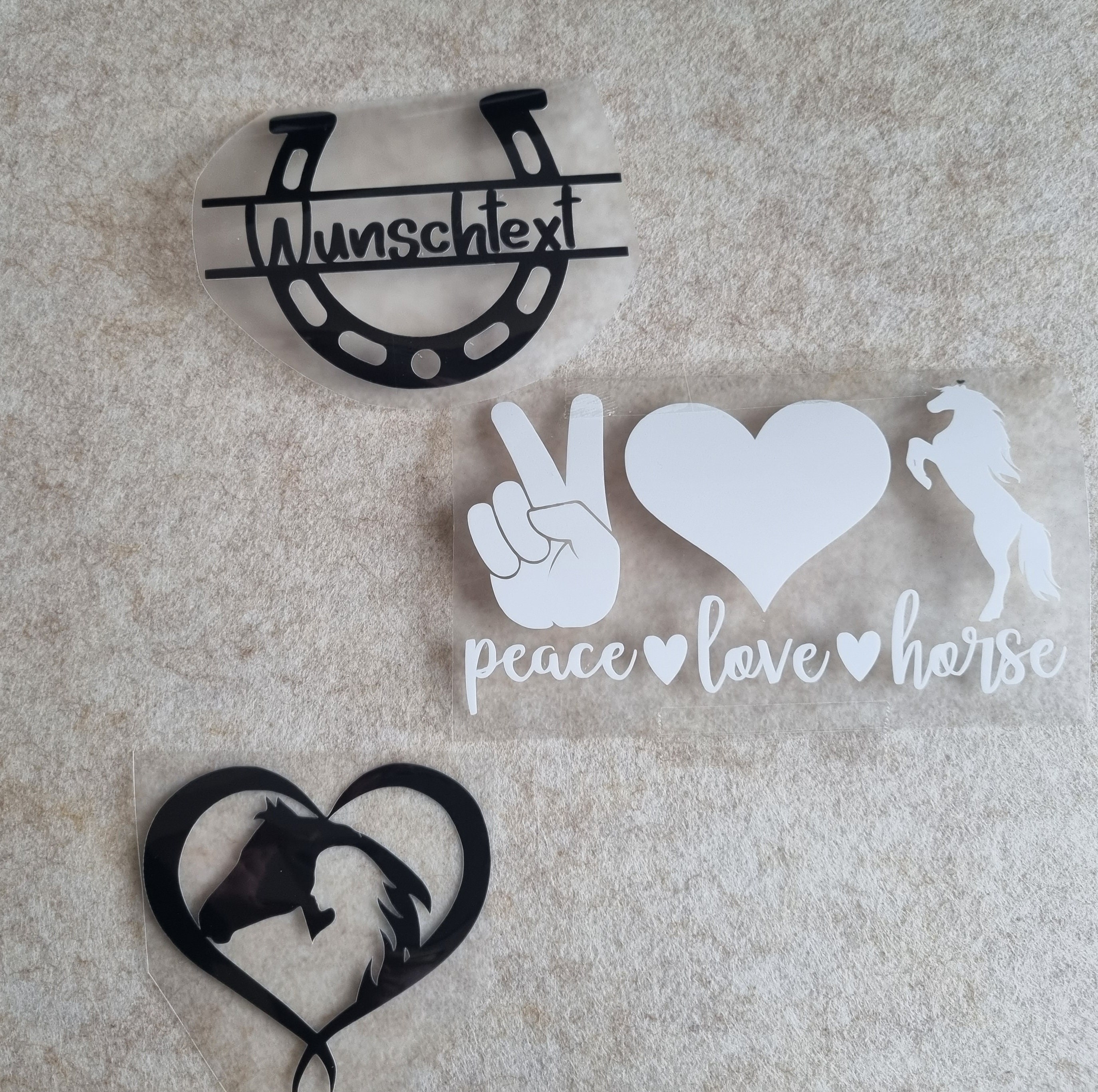 Bestickter Aufnäher 'Love And Peace' | Zum Aufbügeln | 7,5 X 4,7 Cm | Für Kleidung, Rucksäcke & Jacken