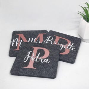 Personalisierter Untersetzer mit Namen für Gläser und Tassen aus Filz | quadratisch | Beschriftung Flexfolie | Geschenk | individuell