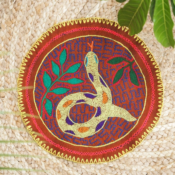 Textile Shipibo serpent • Motif de vigne et de feuille Aya | Broderie indigène amazonienne du Pérou | Patch en tissu Serpent Vision de la cérémonie de l'Ayahuasca