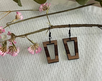 Wooden earrings - Walnut and Cherry - Geometric - Made in Quebec, Canada - Handcrafted - 3 cm long - Scandinavian