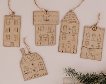 Kit of 5 wooden Christmas decorations, village, Holiday ornament, Illustrated and made in Quebec, Canada, Artisanal.