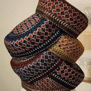 Traditionelle bestickte runde Kappe für Männer / Frauen. Größe 22 Zoll Rund. Kostenloser Versand alle USA