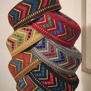 Traditionelle bestickte Rundmütze für Herren. Größe 22 Zoll Rund. Kostenloser Versand alle USA