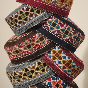 Traditionelle bestickte runde Kappe für Männer / Frauen. Größe 22 Zoll Rund. Kostenloser Versand alle USA