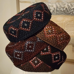 Traditionelle bestickte runde Kappe für Männer / Frauen. Größe 22 Zoll Rund. Kostenloser Versand alle USA