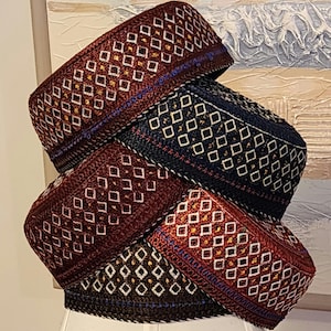 Traditionelle bestickte runde Kappe für Männer / Frauen. Größe 22 Zoll rund. Kostenloser Versand alle USA