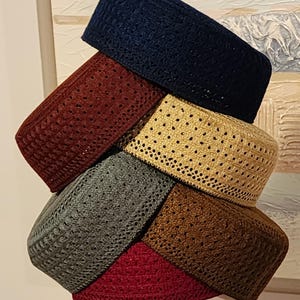 Traditionelle bestickte runde Kappe für Männer / Frauen. Größe 57 cm rund. Kostenloser Versand alle USA