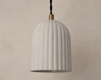 Palatijn | Keramische hangplafondlamp | Handgemaakt minimalistisch gecanneleerd hangarmatuur in beenwit