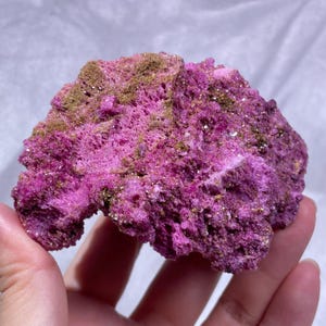 195.6g UV Reactive-Raw Ruby Specimen, Mineral Collection, Home Decor, Natural super sparkly raw