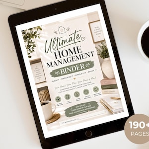 Op de afbeelding: Een digitale tablet met de voorpagina van een huishoudelijke managementmap. Het ontwerp bevat saliegroene accenten, lijntekeningen en tekst, waaronder Plan It, Organize It, Simplify It, Enjoy It en 190+ Pages.