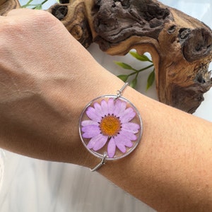 Light Purple/Pink Daisy Resin Bracelet With Sliding Clasp