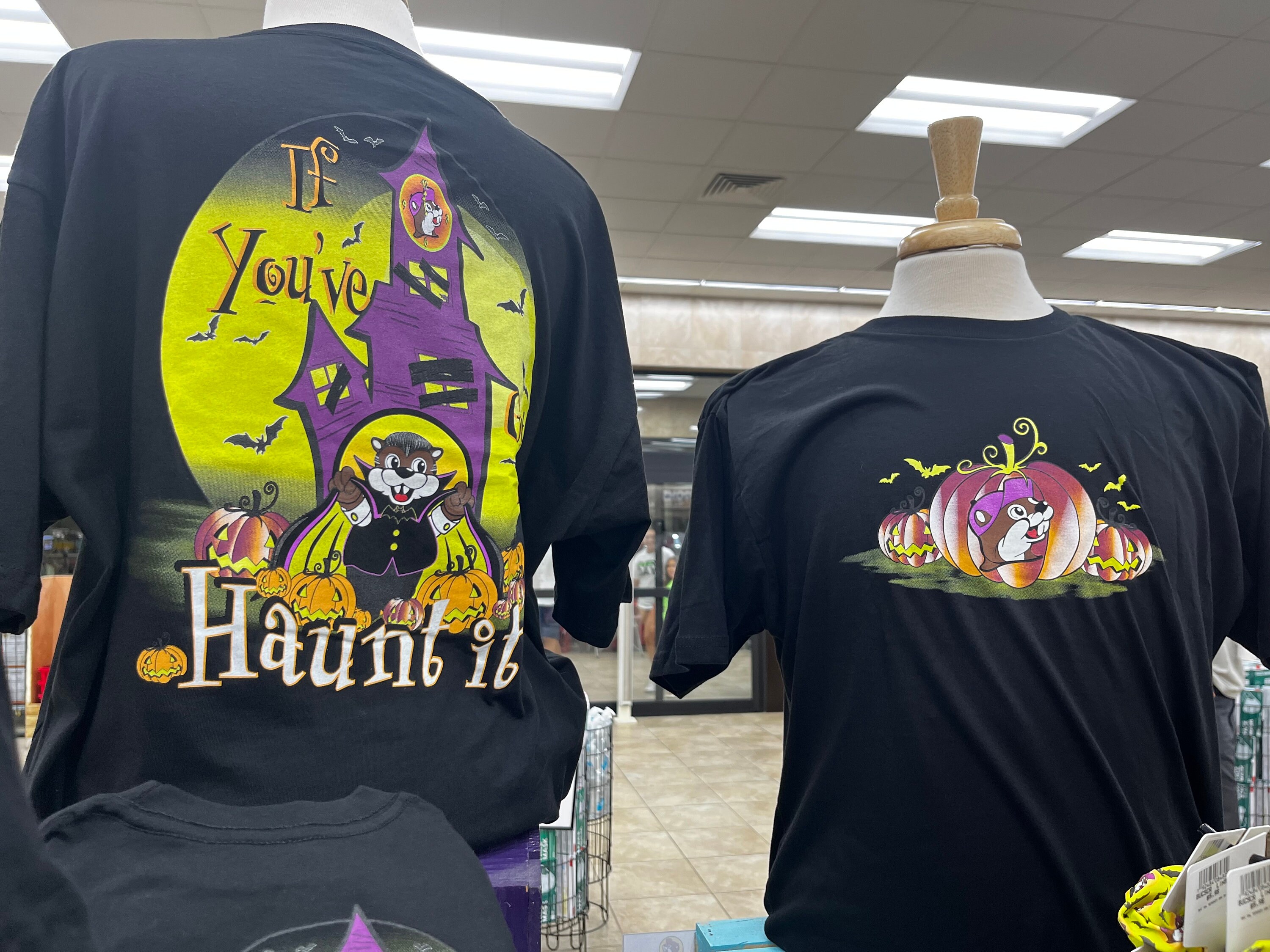 Bucees if Youve Got It Haunt It Halloween Tshirt Etsy