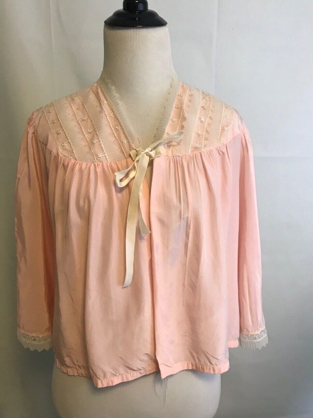 Pink Vintage Bed Jacket, 1950s Cropped Bed Coat in Pink With Cream Lace ...