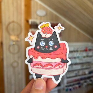 Gatto con torta di fragole / Adesivo in vinile opaco / Kuro il gatto nero / Adesivo per laptop, Adesivo kawaii, Adesivo per planner, Adesivo per album, Kawaii
