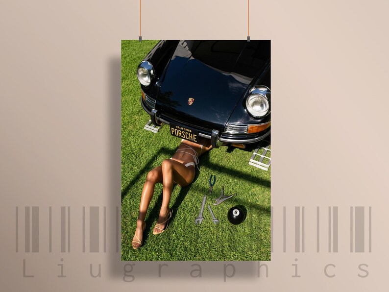 Vintage Porsche Wall Art Poster, Retro Car Photography Print, Luxury Automotive Decor, Aesthetic Statement Wall Art, Ship Poster Bild 4