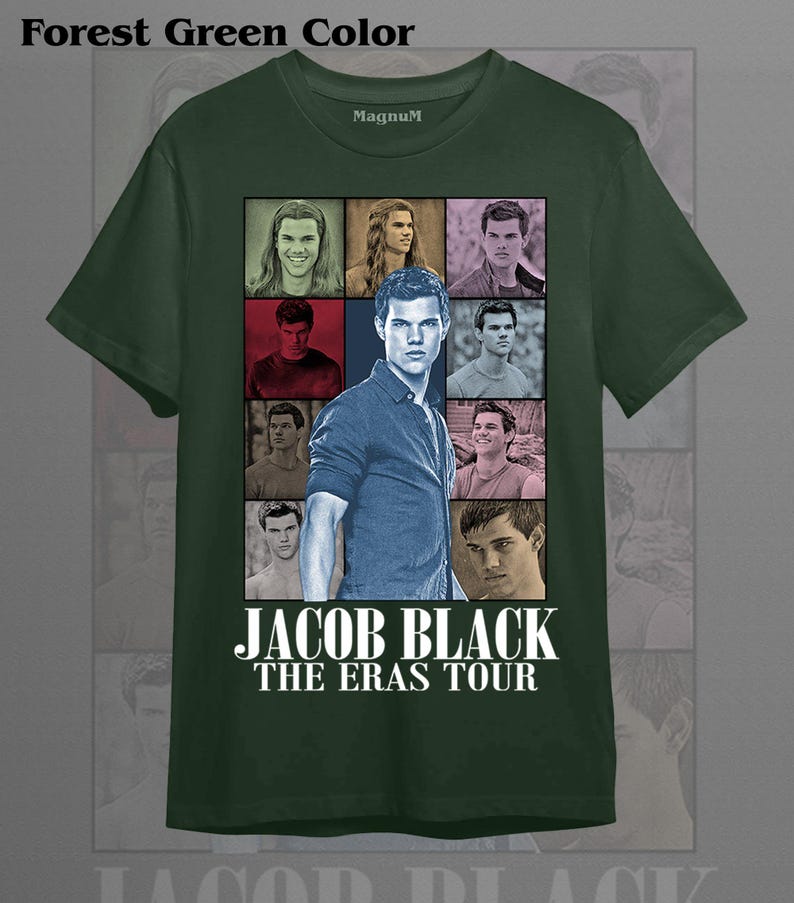 Pode incluir: T-shirt verde floresta com uma colagem de imagens de Jacob Black. O texto "JACOB BLACK THE ERAS TOUR" est&aacute; impresso em branco. A camisa &eacute; feita de um material macio e tem gola redonda.