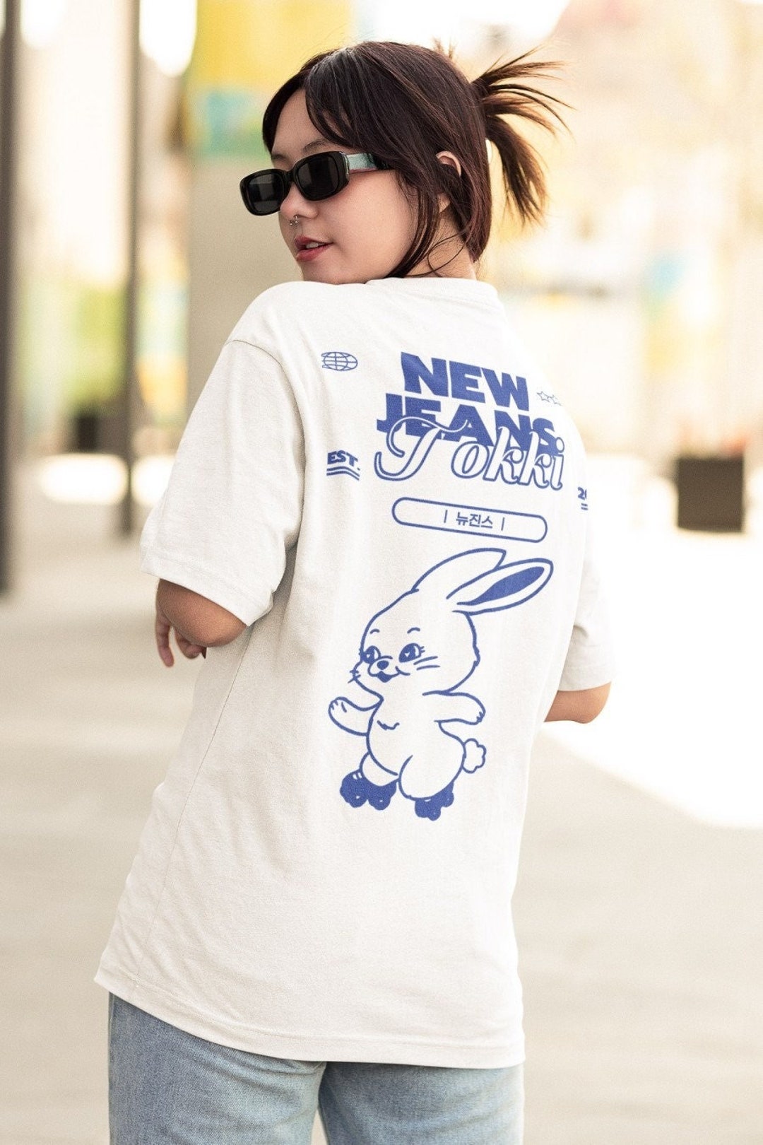 NewJeans TOKKI TEE (WHITE) Tシャツ NewJeans TOKKI TEE (WHITE) Tシャツ