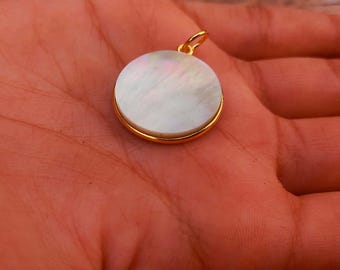 Colgante de nácar natural hecho a mano: dije de oro macizo de 18 quilates