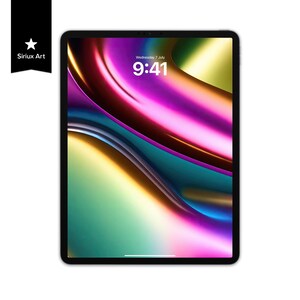 Può includere: Un tablet nero con uno sfondo astratto vibrante di colori vorticosi, tra cui viola, verde e oro. Lo schermo mostra "Wednesday 7 July" e l'ora "9:41". Il tablet è su uno sfondo bianco. Il testo "Sirius Art" è su uno striscione nero.