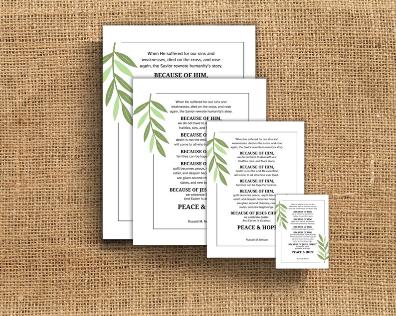 Puede incluir: Cuatro tarjetas imprimibles con un dise&ntilde;o de rama de hojas verdes y un texto que dice "Cuando sufri&oacute; por nuestros pecados y debilidades, muri&oacute; en la cruz y resucit&oacute;, el Salvador reescribi&oacute; la historia de la humanidad. PORQUE DE &Eacute;L." El texto contin&uacute;a en cada tarjeta con versos adicionales sobre la paz y la esperanza.