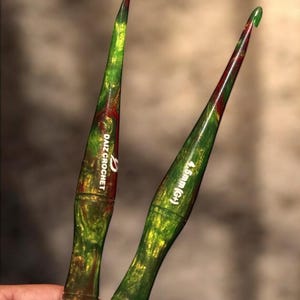 Handgemaakte harshaaknaaldenset: groene glitter ergonomische haaknaalden