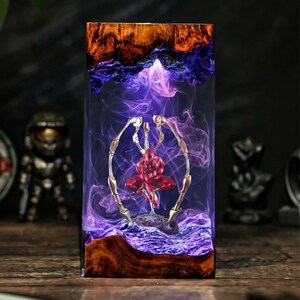 Resin 3D Spider Man 2099 Lamp, LED Night Light, Superhero Figurine, Custom Handcrafted Decor, Blue Light Effect