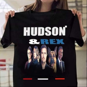 Chemise Hudson et Rex, Chemise Charlie Hudson, T-shirt tendance, Hudson et Rex saison 5, Sweat à capuche et sweat-shirt unisexe, Chemise d'acteur de cinéma, T-shirt pour homme image 1