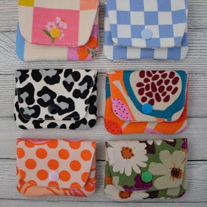 Monedero pequeño con broche, lona variada, estampado de cuadros, flores, frutas y guepardo