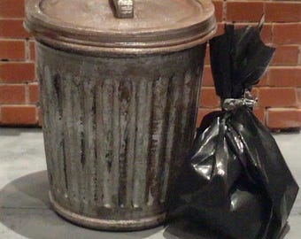 1:12 miniature dollhouse trash can/ garbage bin