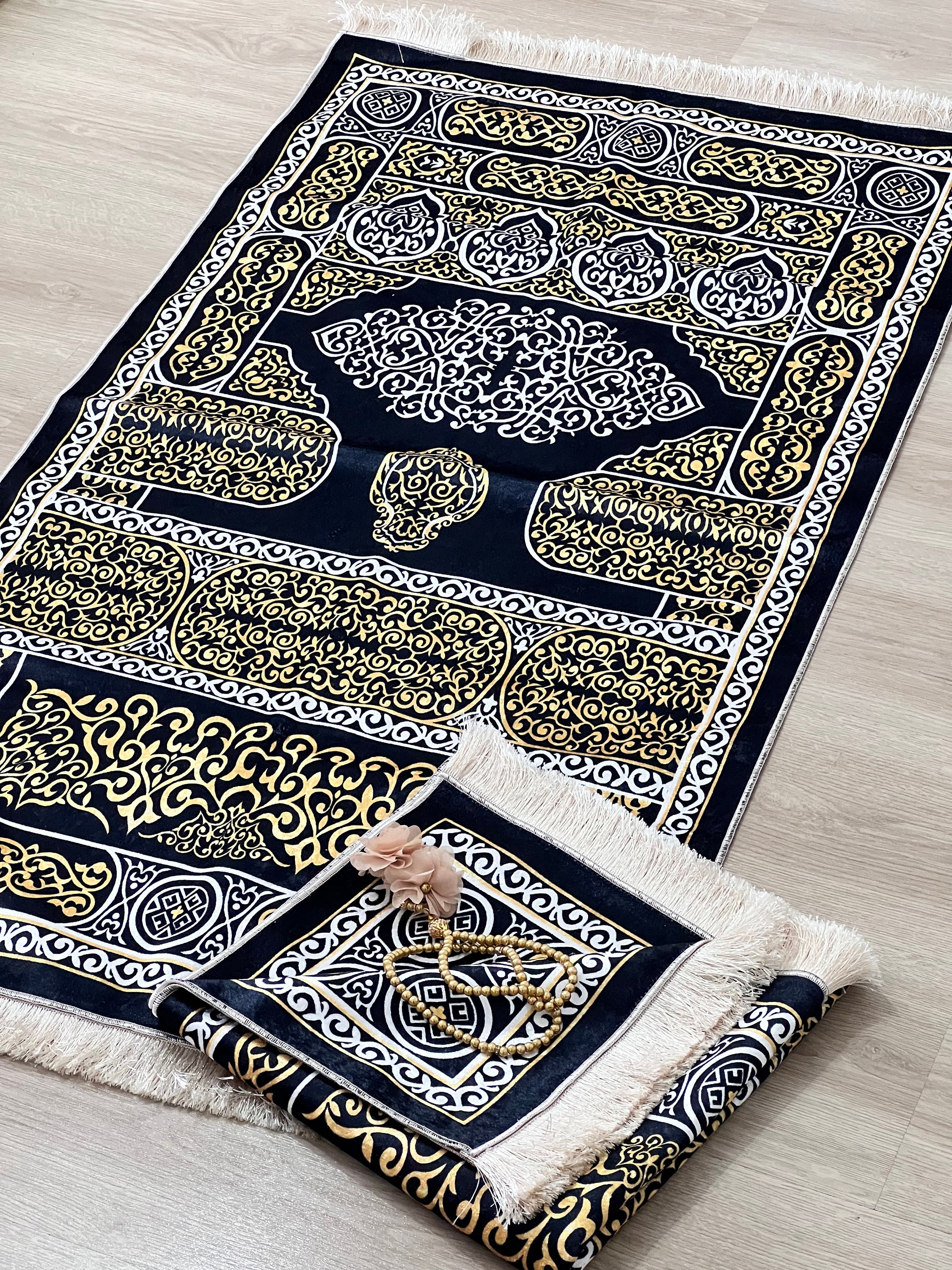 Jilani Handicraft Muslim Prayer Rug Set - Includes Mat, Kufi Hat, Prayer Beads (Turkish Design, Black) - View #8