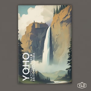 Puede incluir: Una ilustración de estilo vintage del Parque Nacional Yoho en Columbia Británica, Canadá. La imagen presenta una cascada dramática que cae por un acantilado rocoso, con exuberantes árboles verdes y un cielo nublado en el fondo.