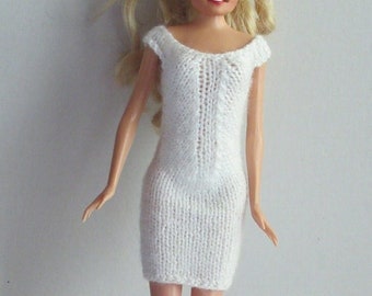 Robe de Barbie au tricot