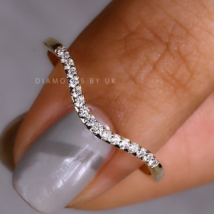 Round Lab Grown Diamond Curved Ring Sustainable Wedding Band for Women Lab Create Diamond Band Ring Anniversary Gift for Wife Chevron Ring