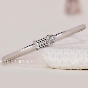 Baguette Diamond Ring 2 Stone Wedding Band Baguette & Round Diamond Bridal Ring Minimal Delicate Ring Everyday Ring for Anniversary Gift