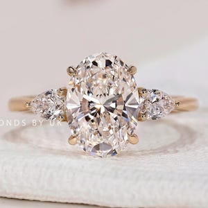 Oval Three Stone Ring Real Lab Grown Diamond Engagement Ring Oval Trilogy Ring for Anniversary Gift Side Pear Three Diamond Proposal Ring