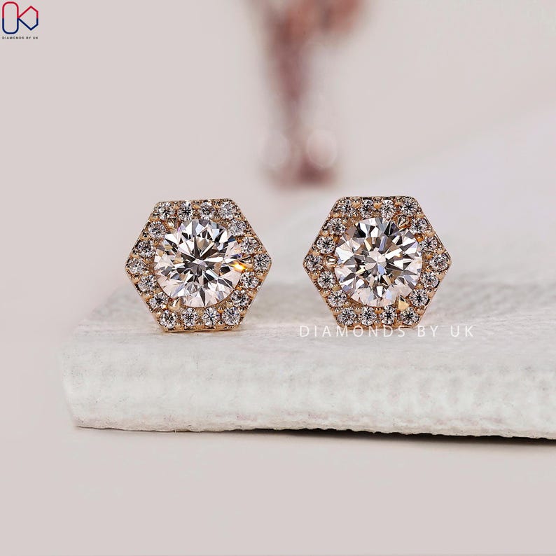 lab grown diamond earring
diamond earring