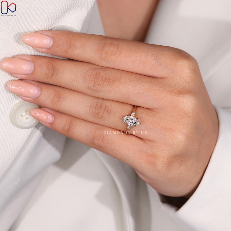 anniversary gift for her
engagement ring