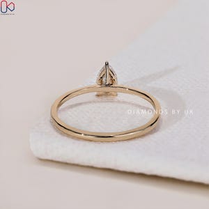 white gold ring 
rose gold ring