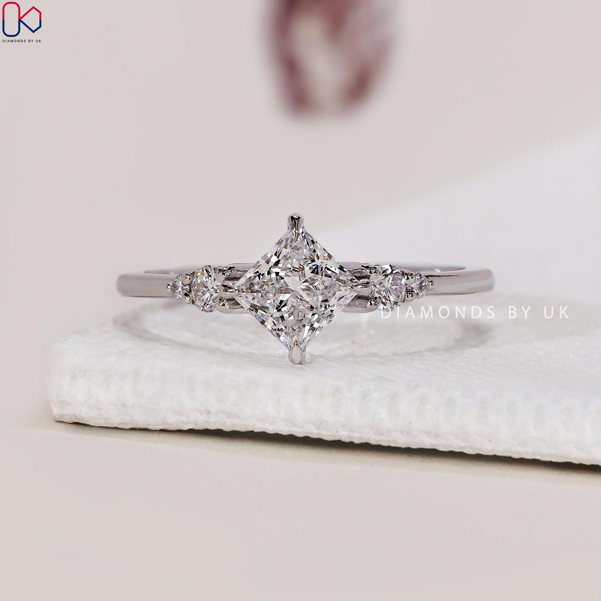 Lab Diamodn Ring Princess Cut Diamond Ring Three Stone Engagement Ring Compass Prong Ring Square Diamond Ring for Her Diamond Trilogy Ring