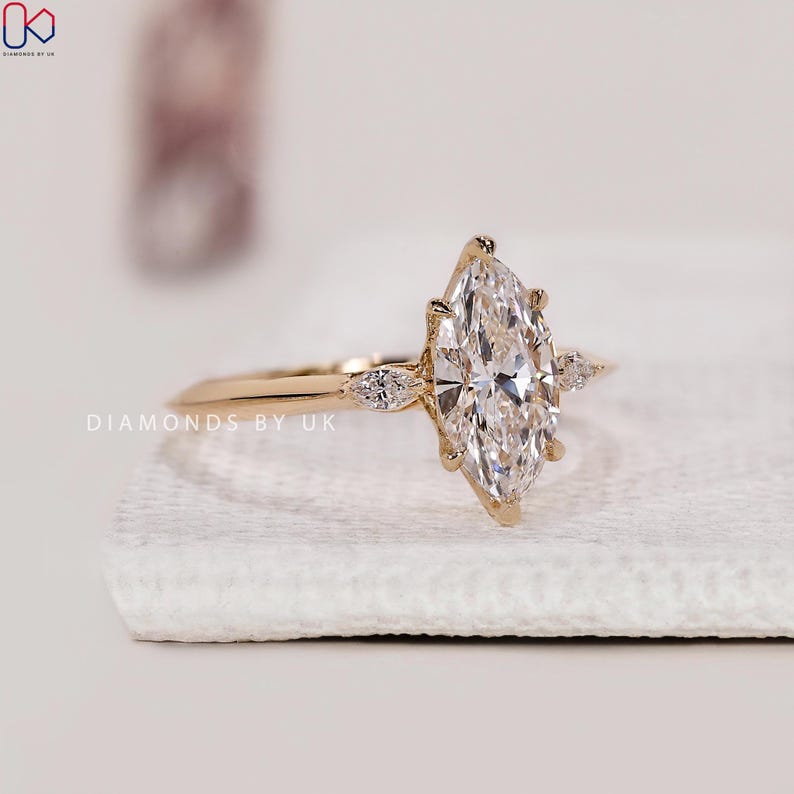 lab grown diamond
diamond engagement ring