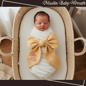Muslin Baby Wreath Sash Personalized Newborn Photo Prop Baby Name Wreath Sash Soft Embroidered Sash Baby Shower Gift Hospital Announcement