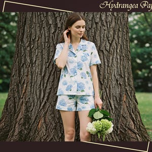 Women’s Floral Short Sleeve & Shorts Set Bridal Hydrangea Pajamas Bridesmaid Sleepwear Loungewear Pjs Set Bachelorette Party Bridesmaid Gift